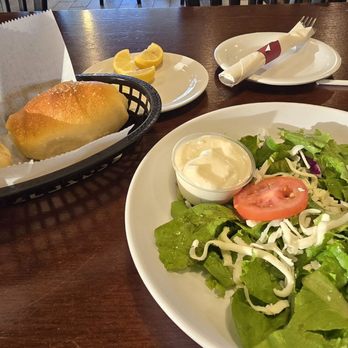 La Bella Tavola - Salad & rolls - Italian Near Me - Cuero, Texas La Bella Tavola - Salad & rolls - Italian Near Me - Cuero, Texas