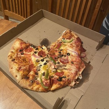 Lighthouse Pizza - Corolla - Veggie pizza - Pizza Near Me - Corolla, North Carolina Lighthouse Pizza - Corolla - Veggie pizza - Pizza Near Me - Corolla, North Carolina