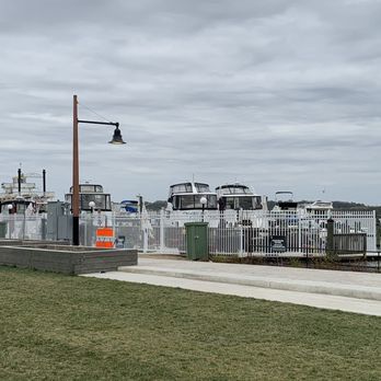 Waterfront Park - Parks Near Me - Alexandria, Virginia
