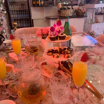 Mrs Coco - Blooming tea party and mimosas - Cafes Near Me - Henderson, Nevada