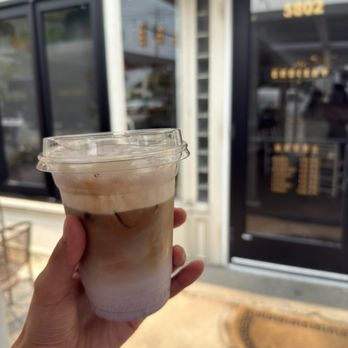 Stella’s Grocery - Berries and cream latte - Cafes Near Me - Richmond, Virginia