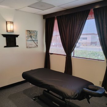 Clark Chiropractic - Massage room - Massage Near Me - Renton, Washington