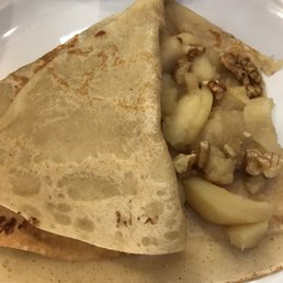 Awful crepe that only smells and tastes like alcohol :(