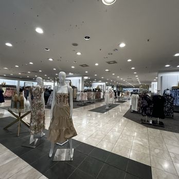 Stoneridge Shopping Center - Macys - Shopping Centers Near Me - Pleasanton, California
