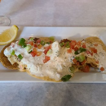 Half Shell Oyster House - Fried Green Tomatoes and Crab Cakes. - Seafood Near Me - Biloxi, Mississippi