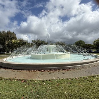 Louise Dillingham Memorial Fountain - Landmarks & Historical Buildings Near Me - Honolulu, Hawaii