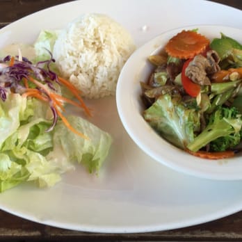 Aura Thai - Veggie delight with beef lunch special - Thai Near Me - Long Beach, California Aura Thai - Veggie delight with beef lunch special - Thai Near Me - Long Beach, California