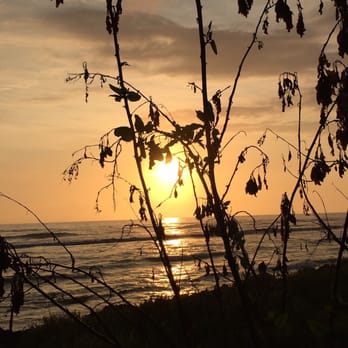 Barber's Point Beach Park & Lighthouse - Sun setting - Beaches Near Me - Kapolei, Hawaii Barber's Point Beach Park & Lighthouse - Sun setting - Beaches Near Me - Kapolei, Hawaii
