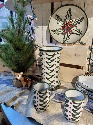 Stoneware & Co. by null