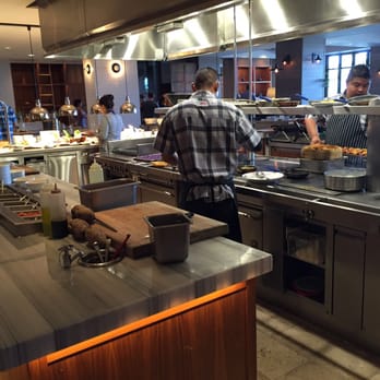 Ka'ana Kitchen - Omelette station - Asian Fusion Near Me - Wailea, Hawaii