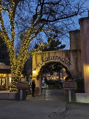 Tlaquepaque Arts & Shopping Village by null