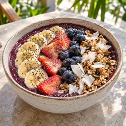 La Vie Belle - Banana, strawberries, blueberries, granola, coconut and chia.