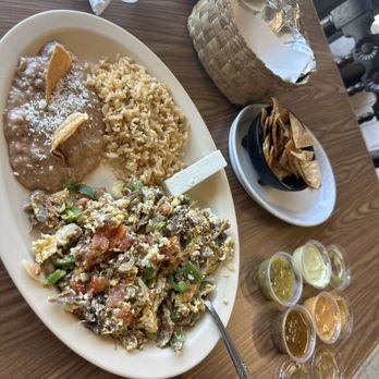 Tacos El Compa Est. 1995 - Machaca Plate - Mexican Near Me - Maywood, California Tacos El Compa Est. 1995 - Machaca Plate - Mexican Near Me - Maywood, California