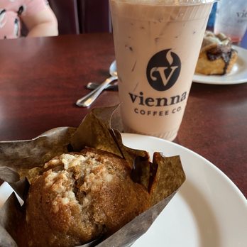 Vienna Coffee House - Blueberry muffin and chai latte - Coffee & Tea Near Me - Maryville, Tennessee