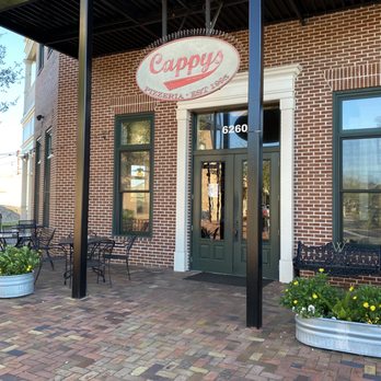 Cappy's Pizza - Outdoor seating and peaceful corner - Italian Near Me - Riverview, Florida