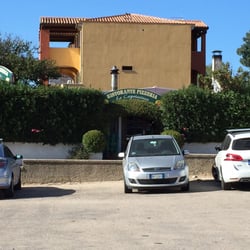 La Capricciosa - Dies ist der Eingang. Etwas versteckt an einem Parkplatz gelegen.