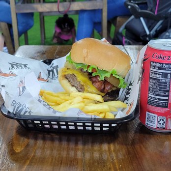 Tnt burger - Waikiki burger - Food Trucks Near Me - Tampa, Florida Tnt burger - Waikiki burger - Food Trucks Near Me - Tampa, Florida