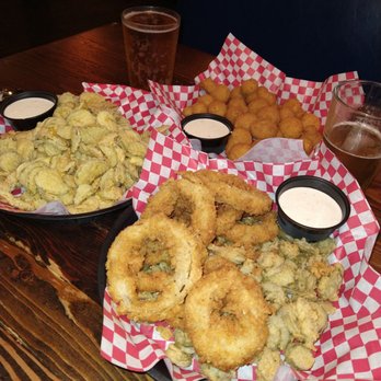 Spanky's Pizza - Onion rings, fried pickle, jalapenos, and mushrooms. Beers are Modelo and Love Street. - Pizza Near Me - Pasadena, Texas Spanky's Pizza - Onion rings, fried pickle, jalapenos, and mushrooms. Beers are Modelo and Love Street. - Pizza Near Me - Pasadena, Texas