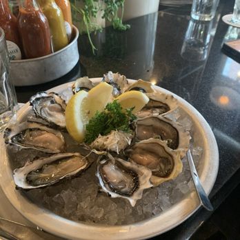 Rodney's Oyster House - Raw oysters - Seafood Near Me - Vancouver, British Columbia