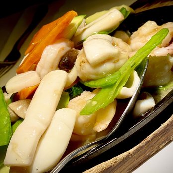 China Palace - a dish of seafood and vegetables - Chinese Near Me - Novato, California China Palace - a dish of seafood and vegetables - Chinese Near Me - Novato, California