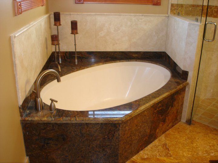 Slide of Leo Roofing & Construction