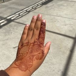 Urvi Brows Threading - Henna after