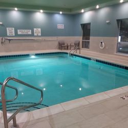 Holiday Inn Express & Suites Omaha Downtown - Old Market - Pool