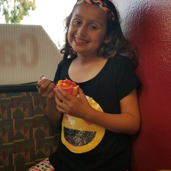 Combo's Pizza - Owner offered my daughter free Italian ice! - Pizza Near Me - Fullerton, California