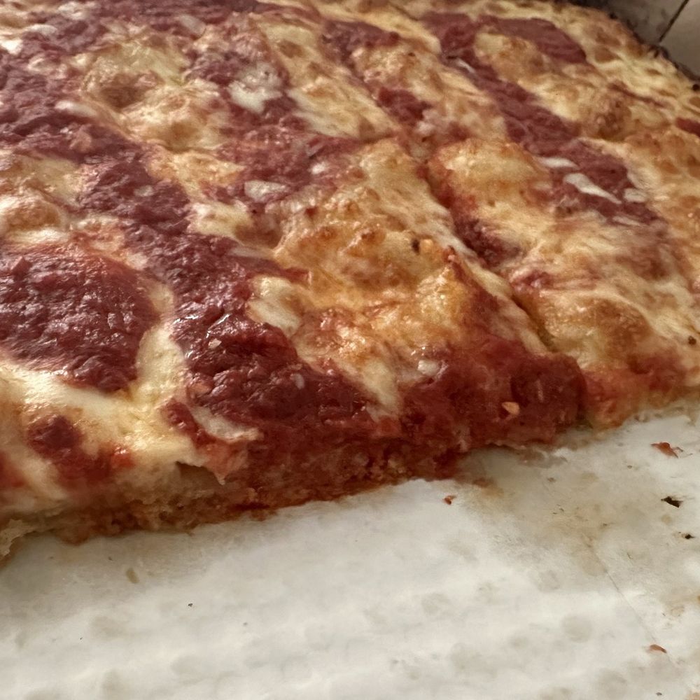 Prime Pizza - Thick crust? Hardly. Bland, greasy fast food pizza. Not even worth eating. We tossed out the rest. - Pizza Near Me - Burbank, California
