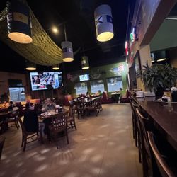 Military Wings - Dining area