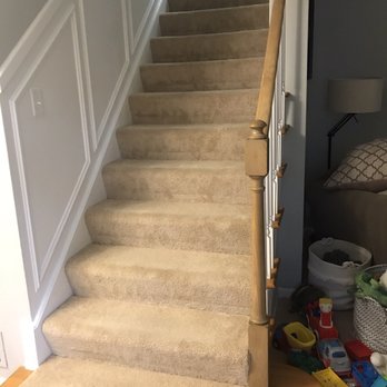 Linus Flooring - Stairs before - Flooring Near Me