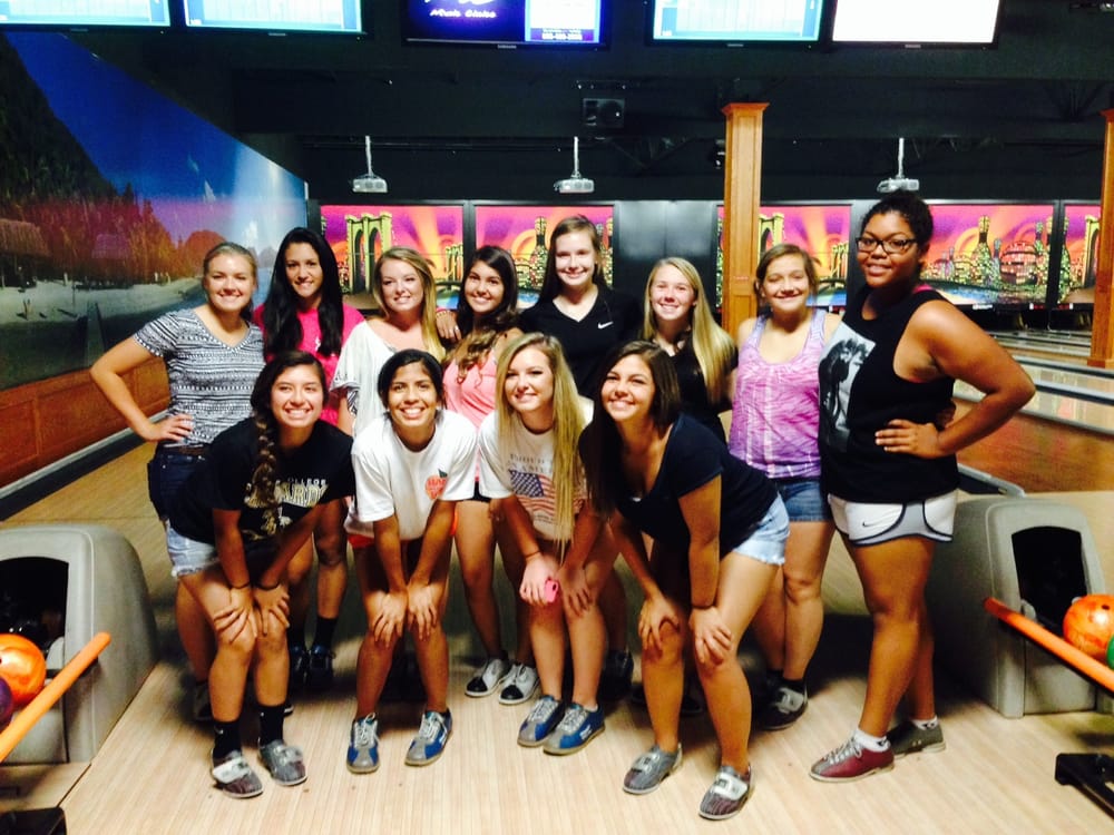 BRUNSWICK WOODMERE LANES Updated September 2024 5665 Carmichael Rd