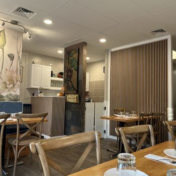 Za Onn Thai House - Dining area - Thai Near Me - Wallingford, Connecticut Za Onn Thai House - Dining area - Thai Near Me - Wallingford, Connecticut