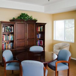 Anaheim Crown Plaza - Library - third floor