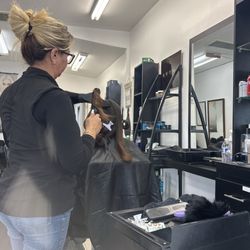 Scissor's Haircut Beauty Salon - Hair stylist Audy