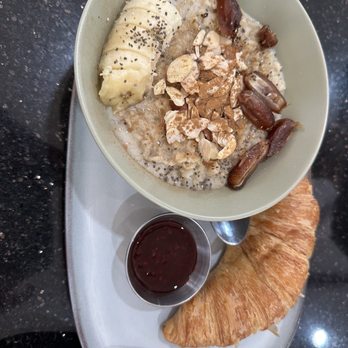 Mango Haus - Oatmeal Brulee - Breakfast & Brunch Near Me - Bakersfield, California