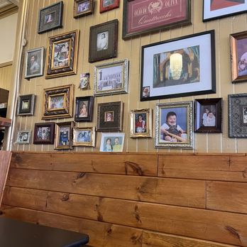 Lola's Italian Kitchen & Market - Decor - Italian Near Me - Natick, Massachusetts