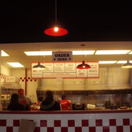 Looks like In-N-Out....NOT! Looks like In-N-Out....NOT!