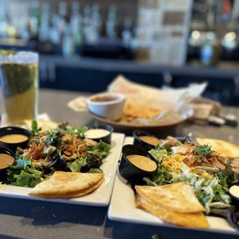 Chili's - Quesadilla Explosion Crispers Salad split - Bars Near Me - New Caney, Texas