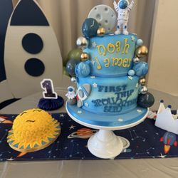 Sugar Shop Cakes - The cake and the smash cake
