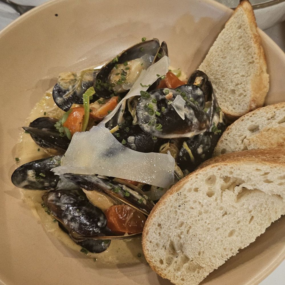 La Rústica - Mussels - Pizza Near Me - Sayulita, NAY La Rústica - Mussels - Pizza Near Me - Sayulita, NAY