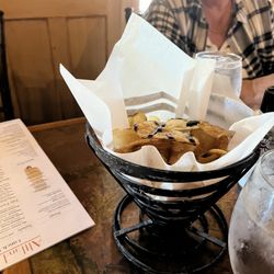 Altland House Grill & Pub - Complimentary house made chips