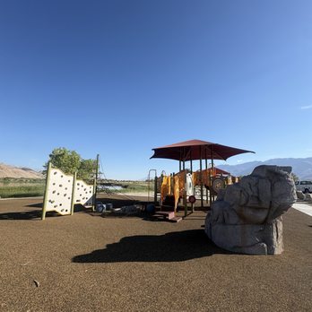 Diaz Lake Recreation Area - Parks Near Me - Lone Pine, California