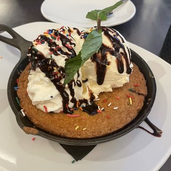Hilltop Kitchen & Bar - Skillet cookie - Wine Bars Near Me - Syosset, New York