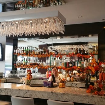 Ivy Hotel - Bar & Dine In Area. - Hotels Near Me - Chicago, Illinois