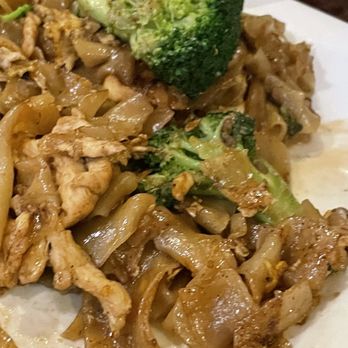 Little Siam Restaurant - Veggie Pad Thai - Thai Near Me - West Hills, California Little Siam Restaurant - Veggie Pad Thai - Thai Near Me - West Hills, California