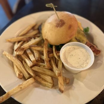 Jeremy's Farm to Table - Chicken, bacon avocado sandwich on GF bun - New American Near Me - Chehalis, Washington