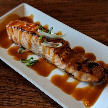Star Noodle - Miso salmon - Asian Fusion Near Me - Lahaina, Hawaii