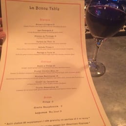 La carte avec mon verre du Bordeaux. La carte avec mon verre du Bordeaux.