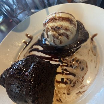 J. Alexander's - Very Best Chocolate Cake (Dinner) - New American Near Me - Ft. Lauderdale, Florida